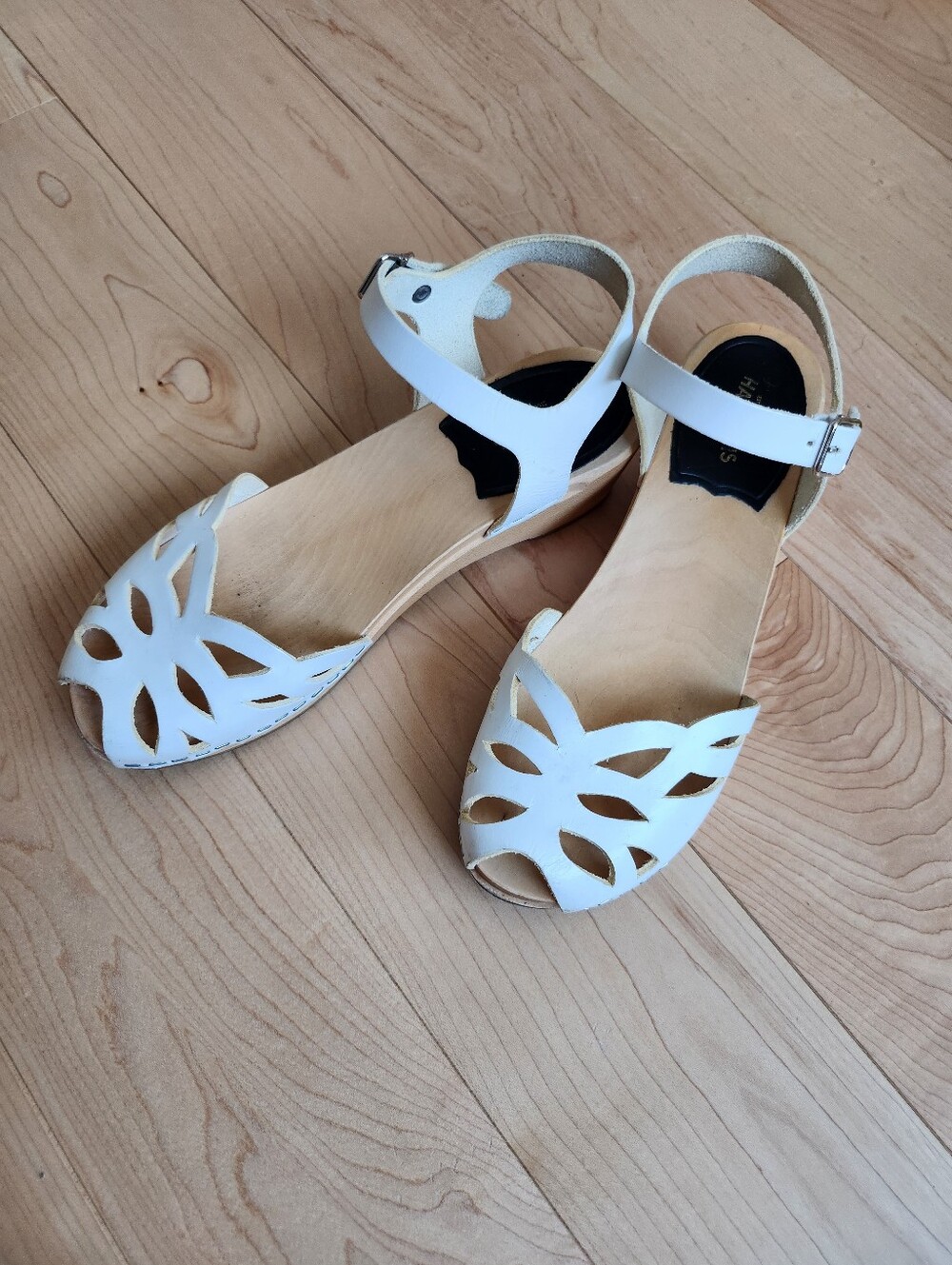 Swedish Hasbeens White Cutout Peep Toe Sandals Size 6-6.5  2" Heel - Picture 2 of 5